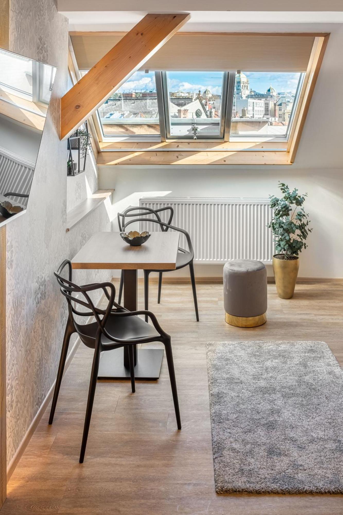 Theatre 9 Apartments By Adrez Prag Eksteriør billede