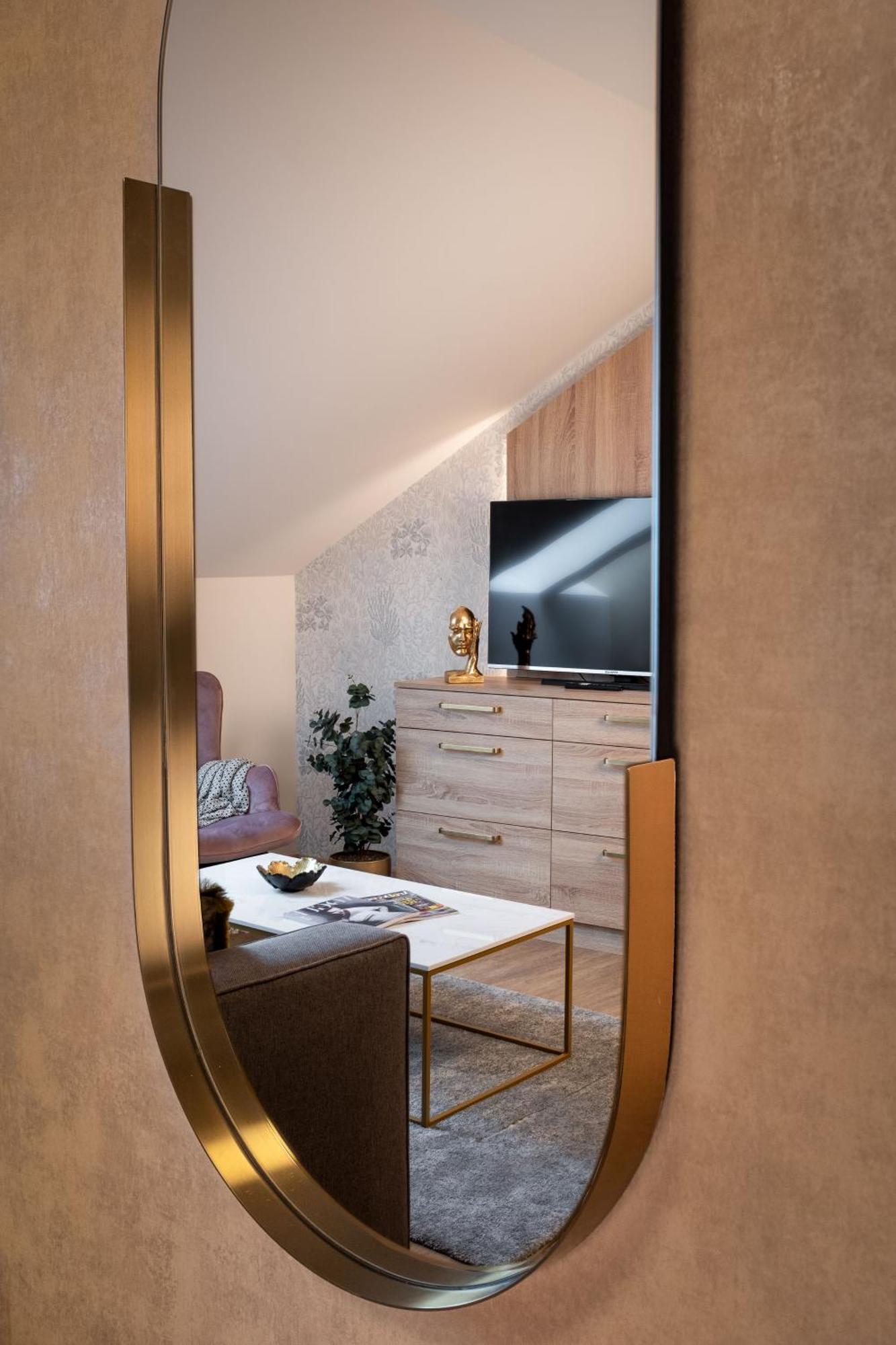 Theatre 9 Apartments By Adrez Prag Eksteriør billede